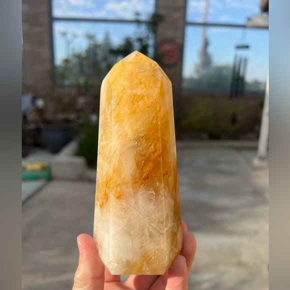 Golden Healer Crystal Tower - Picture 6 of 10